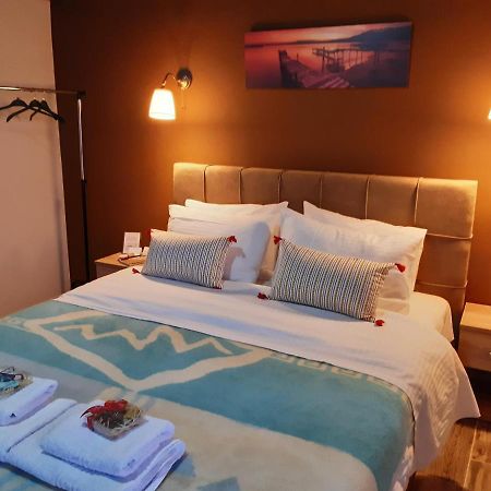 Room Near The Airport Pikérmi Kültér fotó